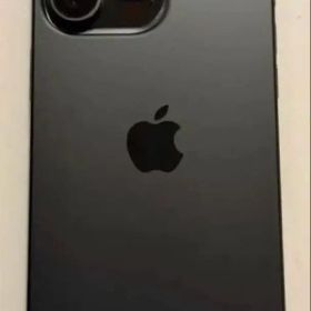 iPhone 15 Pro Max 1TB／ブラックチタニウム／バッテリー83％