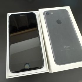 Apple iPhone 7 ブラック 本体
