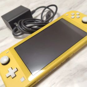 任天堂 スイッチライト HDH-001 初期化済 イエロー アダプター付き