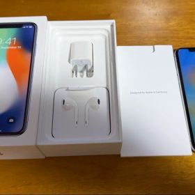 Apple iPhone X シルバー 本体 256GB 付属品は未使用