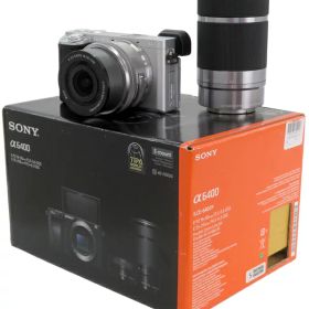 【SONY】ソニー『α6400 ダブルズームレンズキット / シルバー』ILCE-6400Y(S) 2019年2月発売 ミラーレス一眼カメラ 1週間保証【中古】