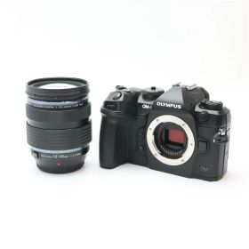 【中古】 《並品》 OM SYSTEM OM-1 12-40mm F2.8 PRO IIキット 【トップカバー部組部品交換/各部点検済】 [ デジタルカメラ ]