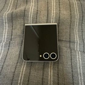 美品 Galaxy Z Flip 6 本体 ホワイト 国内版SIMフリー