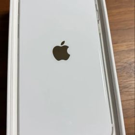 Apple iPhone SE (第2世代) ホワイト 本体