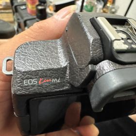 Canon EOS Kiss M2 ミラーレスカメラ 15-45mm