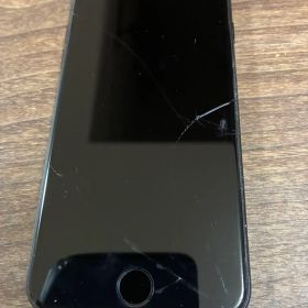 Apple iPhone SE3ブラック 画面ひびあり 64GB