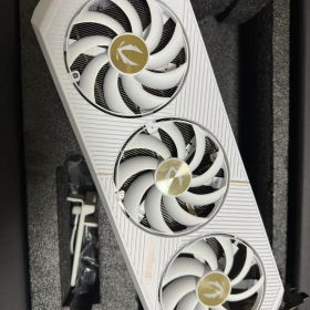 ZOTAC RTX 5080 SOLID OC White edition