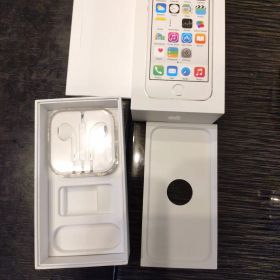 iPhone 5s 奇麗な空き箱 新品純正イヤホン EarPods