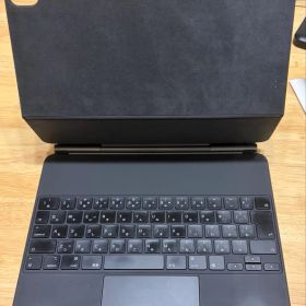 12.9インチiPad Air Pro用Magic Keyboard