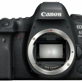 【送料無料】Canon デジタル一眼レフカメラ EOS 6D Mark II ボディー EOS6DMK2