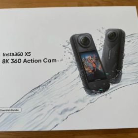 美品 Insta360 X5 8K エッシェンシャルバンドル おまけ三脚つき