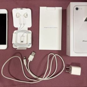 iPhone8 64GB