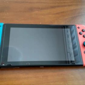 Nintendo Switch 本体 青と赤のJoy-Con