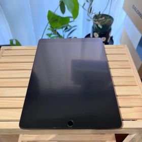 iPad Air 10.5インチ (第3世代) シルバー