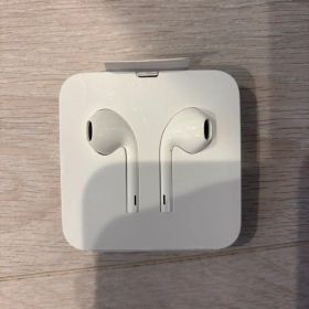 Apple EarPods with Lightning Connector