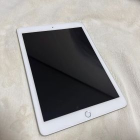Apple iPad シルバー 本体 第6世代