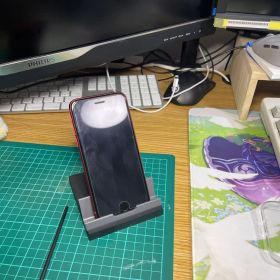 Apple iPhone SE 第二世代 64GB