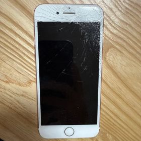 iPhone 7 ローズゴールド 画面ひび割れ