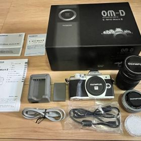 OLYMPUS OM-D E-M10 Mark III EZミラーレス一眼カメラ