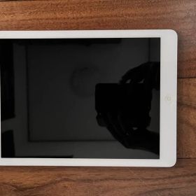 Apple iPad Air 16GB シルバー