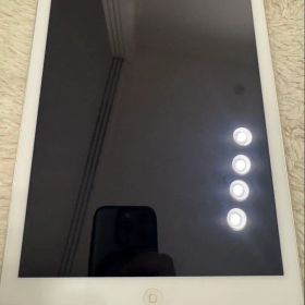 Apple iPad Airシルバー 本体 第1世代