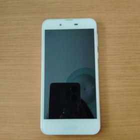 AQUOS SHV40 ホワイト au