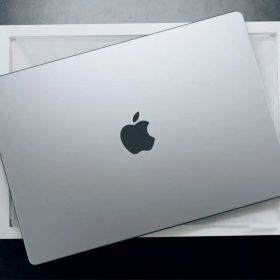 MacBook Pro M1 Pro 14インチ / 16GB / 1TB