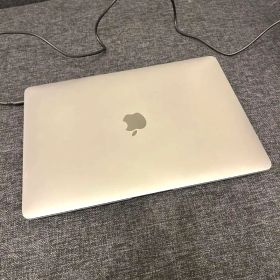 美品 MacBook Air (M1, 2020)お値下げ可