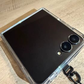 Galaxy Z Flip7 ブラック256㌐ 国内版