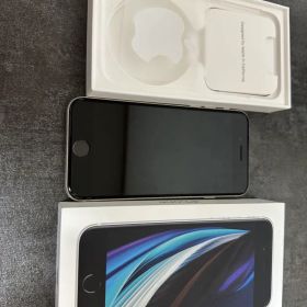 Apple iPhone SE (第2世代) ホワイト 本体