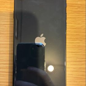 Apple iPhone SE ブラック