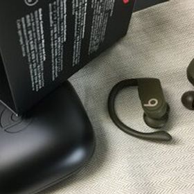 ◆apple 中古 動作未確認 送料８６４円 箱他完備 POWERBEATS PRO A2047 A2048 ワイヤレス イヤフォン ジャンク