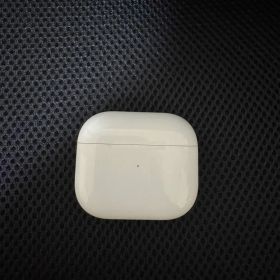 Apple AirPods 3 中古品