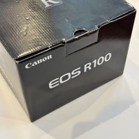 Canon EOS R100 レンズセット(RF28mm F2.8)