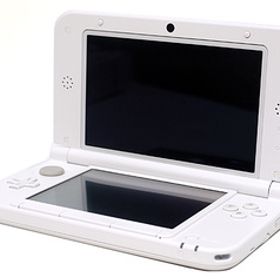 【ブラックフライデー！ポイント３倍！11/25-11/30！】【中古】ニンテンドー3DS LL ホワイト SPR-S-WAAA 本体のみ [管理:1350011139]