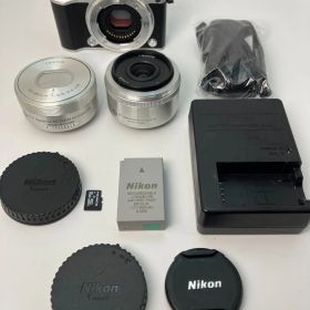 【返品保証・動作確認済】Nikon 1 J5 ダブルレンズキット（10-30mm VR / 18.5mm F1.8）