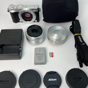 【返品保証・動作確認済】Nikon 1 J5 + 1 NIKKOR 10-30mm VR + 1 NIKKOR 18.5mm F1.8 シルバー