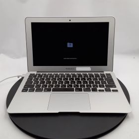 ★背面シミ有/ジャンク★Apple MacBook Air 11-inch, Mid 2013 シルバー [Core i5 4250U 4GB ｽﾄﾚｰｼﾞ無 11インチ OS無し] 中古 ノートパソコン (RM680)