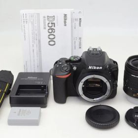 新品級 Nikon ニコン D5600 ボディ + AF-P DX 18-55mm VR レンズキット デジタル一眼レフカメラ 251112h
