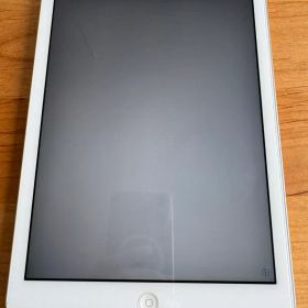 iPad Air（第1世代）Wi-Fi+Cellular 16GB シルバー