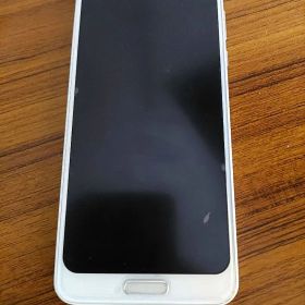 AQUOS SH-M08 docomo ホワイト