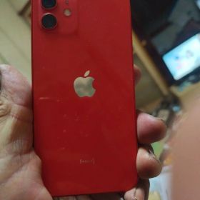 Apple iPhone 12 赤