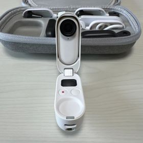 【アクションカメラ】Insta360 GO 2 本体 付属パーツ・ケースセット
