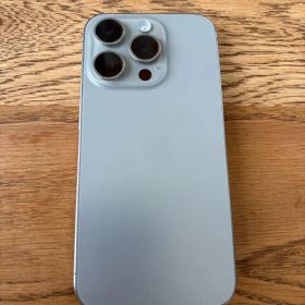 iPhone 15 Pro ナチュラルチタニウム128GB 美品