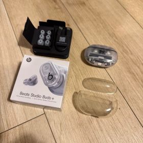 Beats Studio Buds+ クリア
