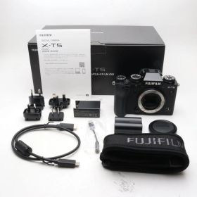 富士フイルム(FUJIFILM) ミラーレス一眼カメラ X-T5ボディ ブラック F X-T5-B