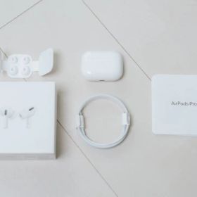 Apple AirPods Pro 第1世代 ワイヤレスイヤホン MWP22J