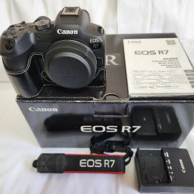EOS R7