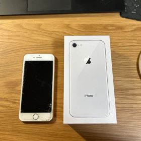 Apple iPhone 8 ゴールド 本体