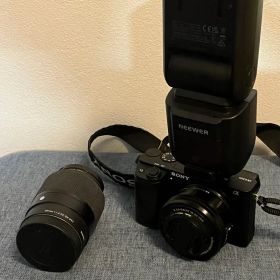 Sony α6300 レンズ、フラッシュ付き